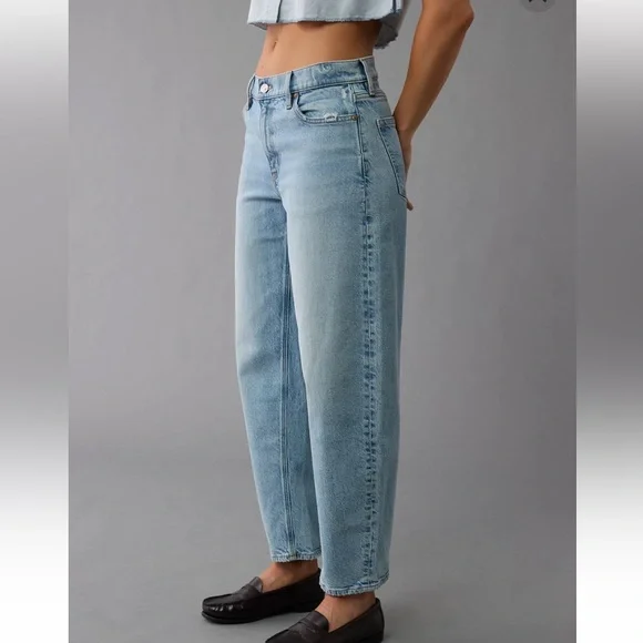 American Eagle Barrel Jeans Size 8 Regular Light Wash High Rise Relaxed Tapered - Picture 2 of 8
